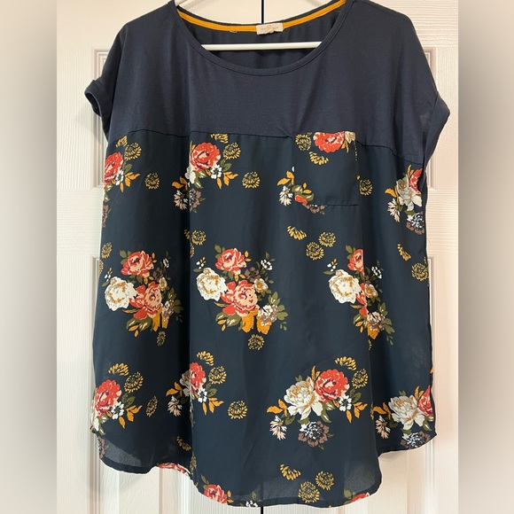 Navy Floral Top - Picture 2 of 3